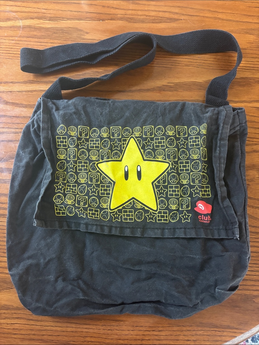 Nintendo Club Yellow Star Super Mario Canvas Messenger Bag